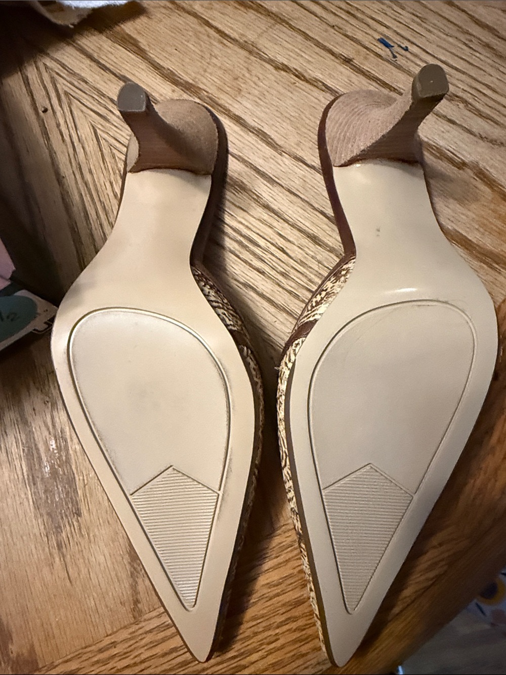 Bandolino Tan Woven Pointed-Toe Slip-On Mules with Brown Trim and Bow - Picture 3 of 3